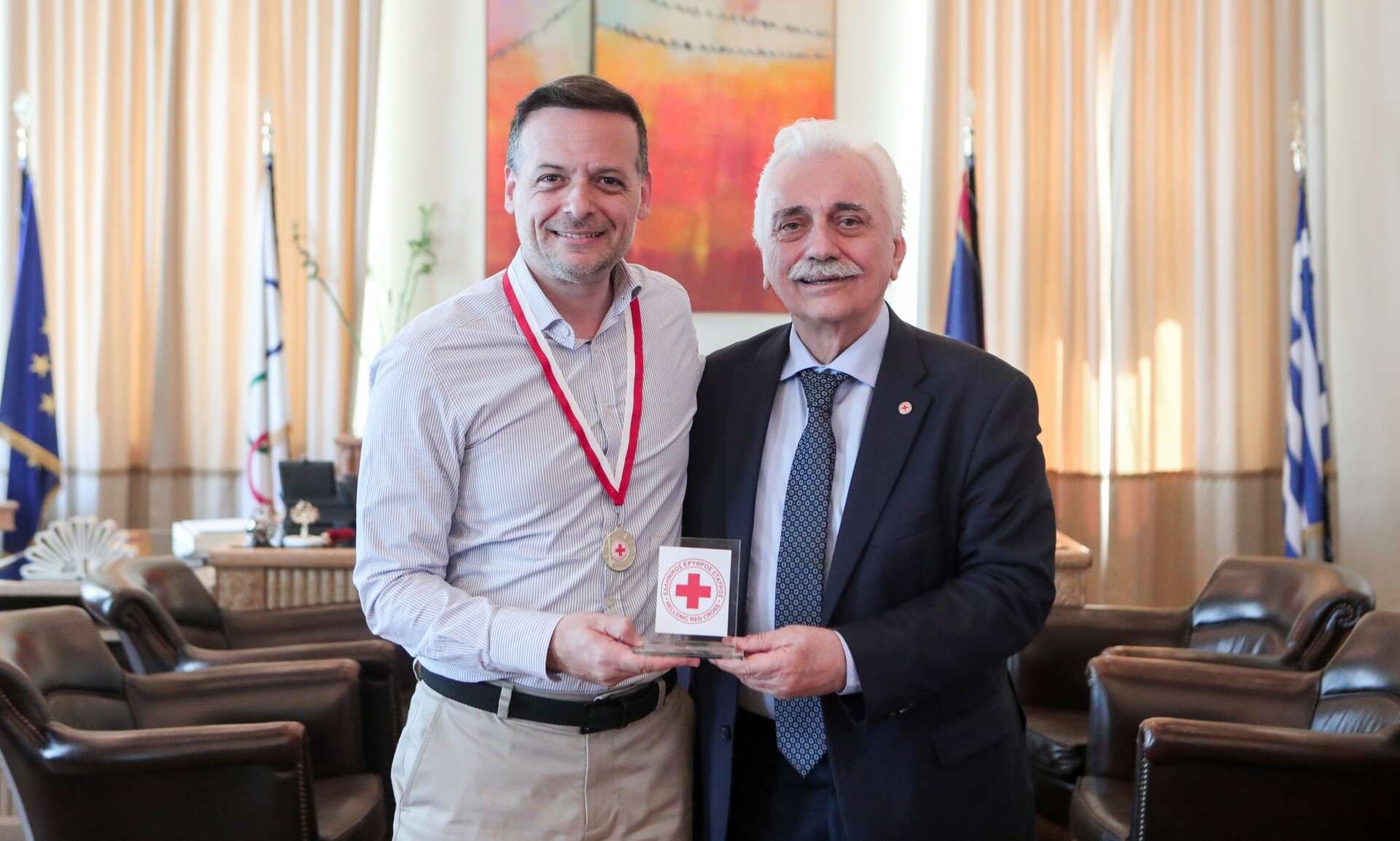 Ο Πρόεδρος του Ελληνικού Ερυθρού Σταυρού συναντήθηκε με τον Χάρη Δούκα