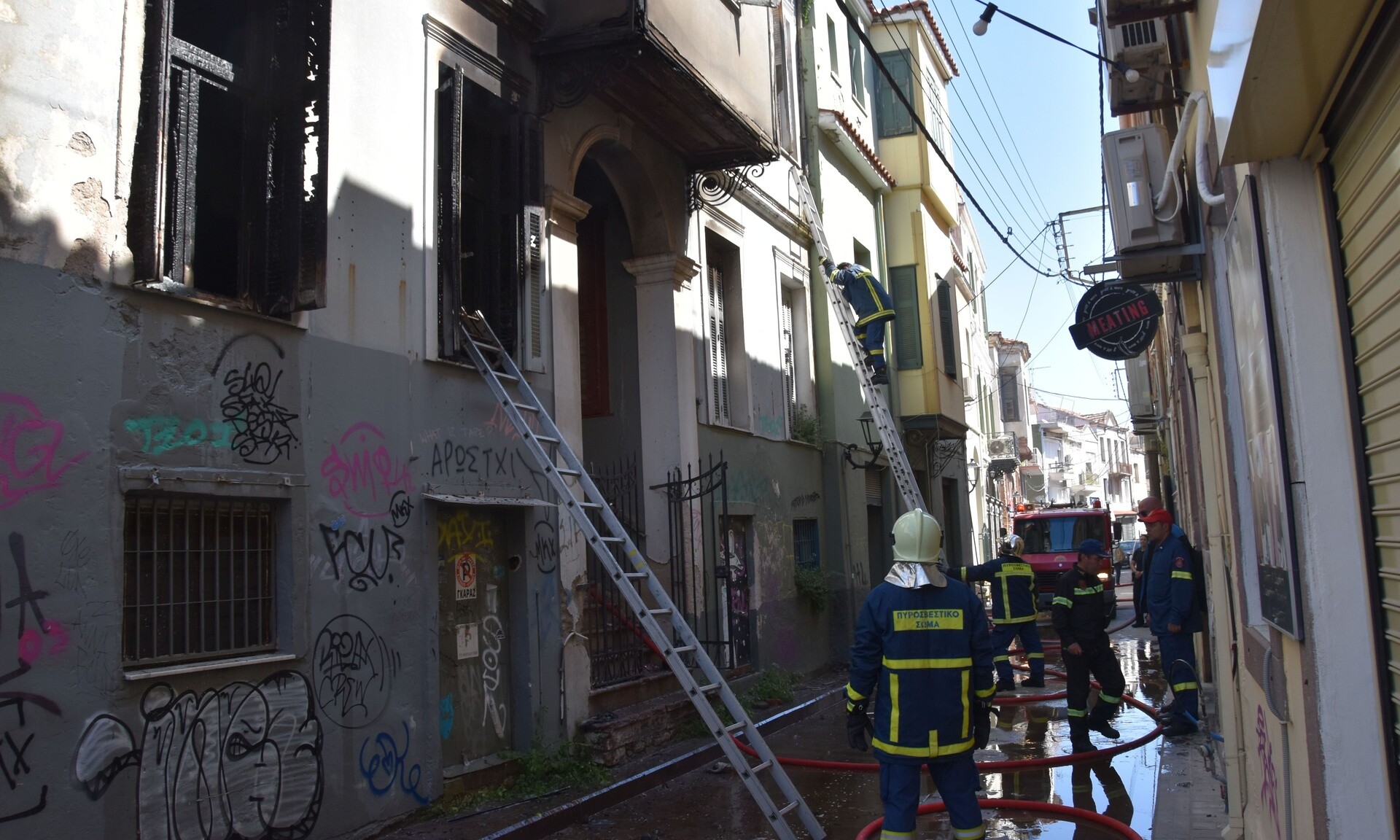 Πυρκαγιά στο ιστορικό κέντρο της Μυτιλήνης - Άμεση η επέμβαση της πυροσβεστικής