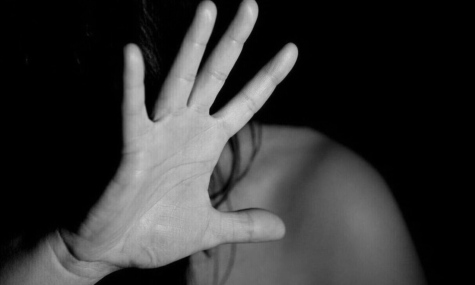 Αγρίνιο: Χτύπησε την κόρη του και της έσπασε δύο δάχτυλα