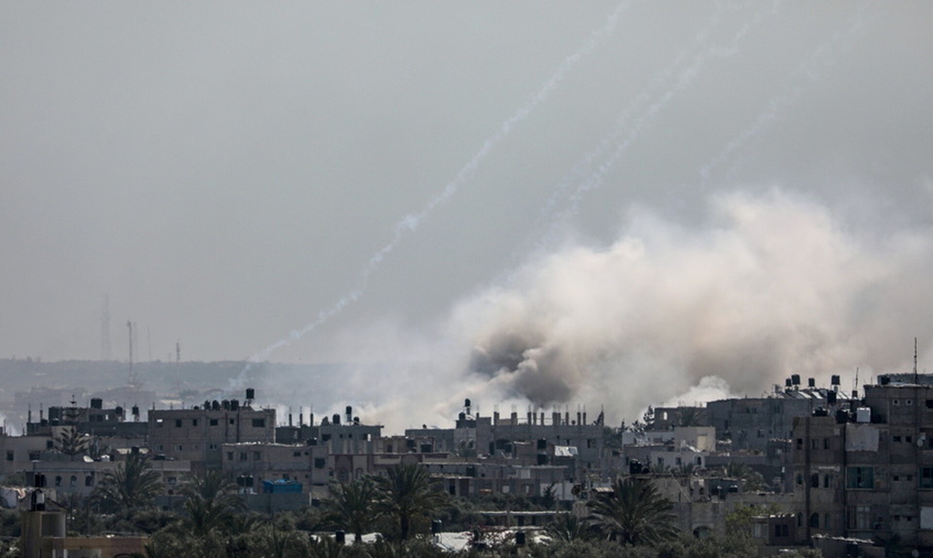 Τελευταίες εξελίξεις: Βομβαρδισμοί από το Ισραήλ, ρουκέτες από την Χεζμπολάχ