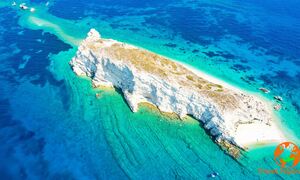 Ασπρονήσια: Οι εξωτικές νησίδες του Ανατολικού Αιγαίου που θα σας μαγέψουν