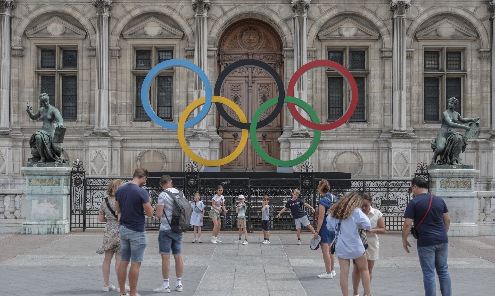 Εμανουέλ Μακρόν: Πιθανότητα μεταφοράς της τελετής έναρξης των Ολυμπιακών Αγώνων