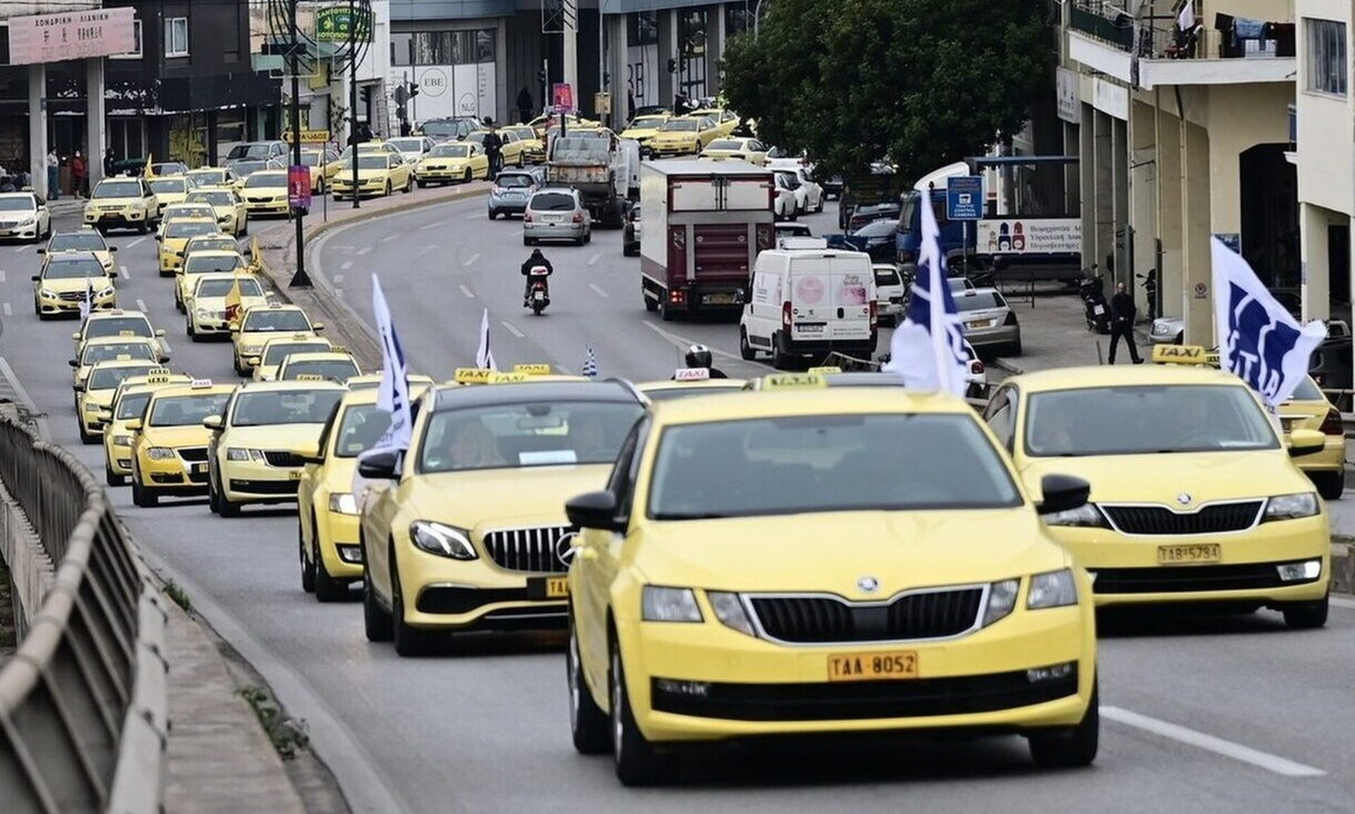 Απεργία: Πώς θα κινηθούν τα ταξί - Ποιες ώρες δεν θα πραγματοποιούν δρομολόγια