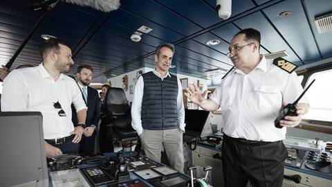 Mητσοτάκης: Επίσκεψη στο πλοίο του περιβαλλοντικού προγράμματος «Typhoon Project»