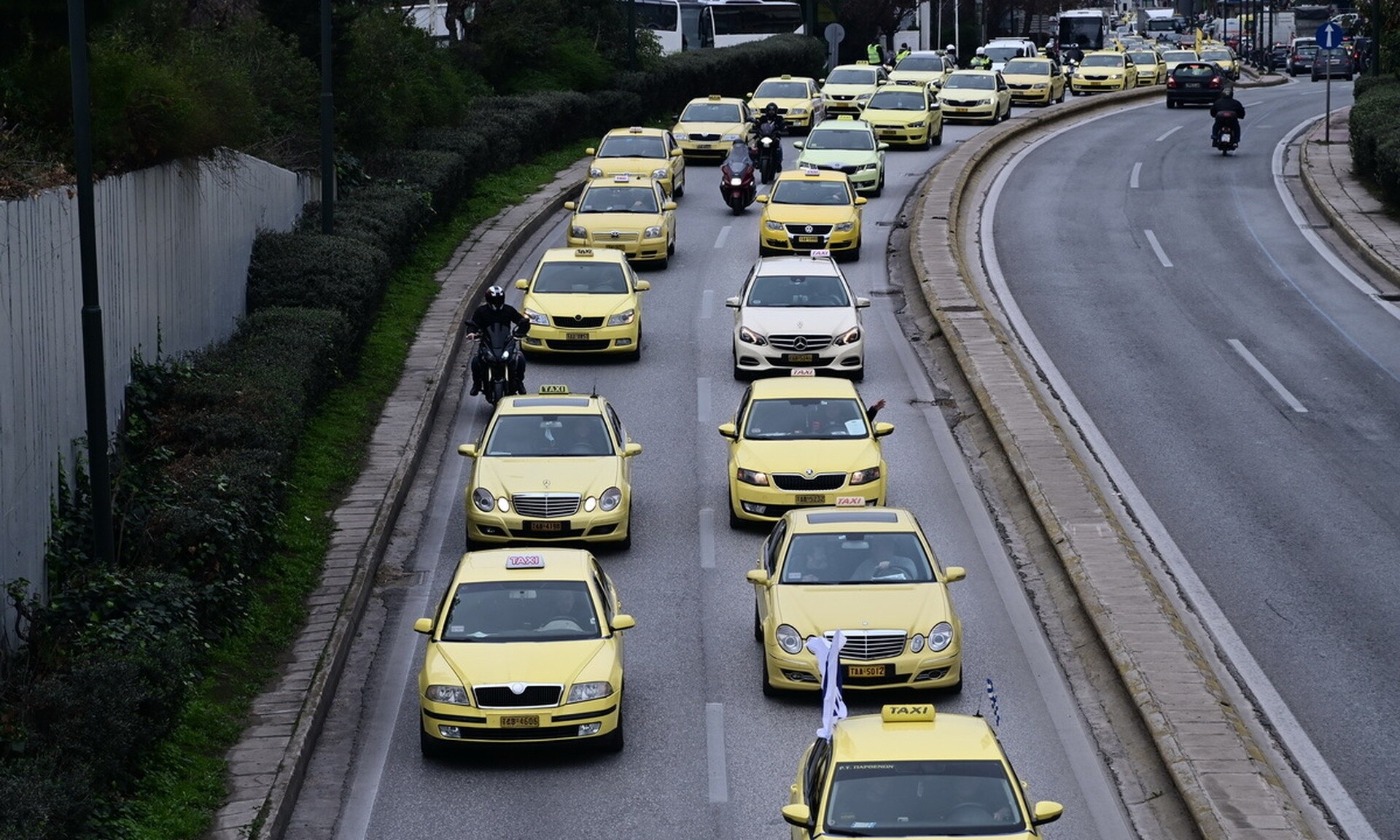 Απεργία ΓΣΕΕ: Πώς θα κινηθούν σήμερα τα ταξί - Τι ώρες θα τραβήξουν «χειρόφρενο»
