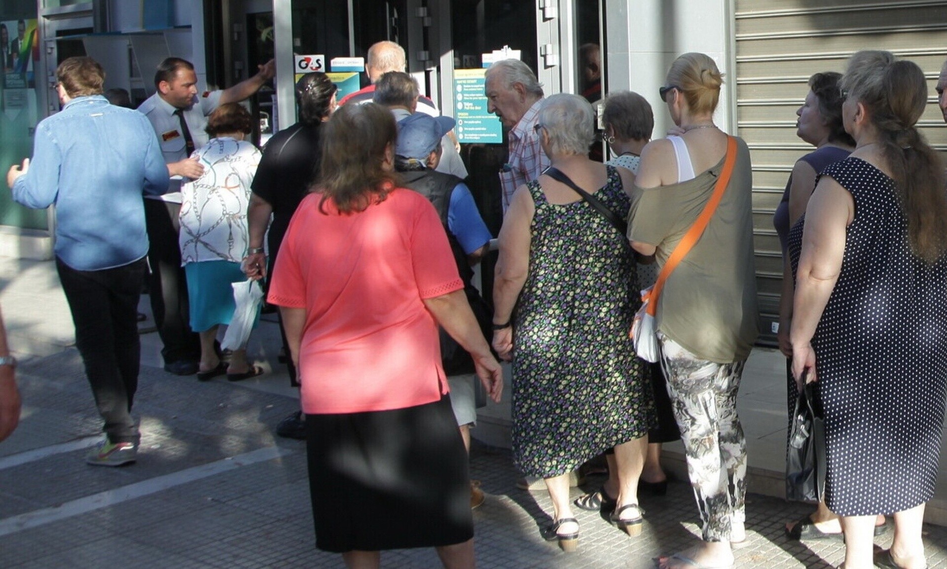 Τσουκαλάς στο Newsbomb.gr: «Η κυβέρνηση εξαπατά τους συνταξιούχους στο θέμα των αναδρομικών»
