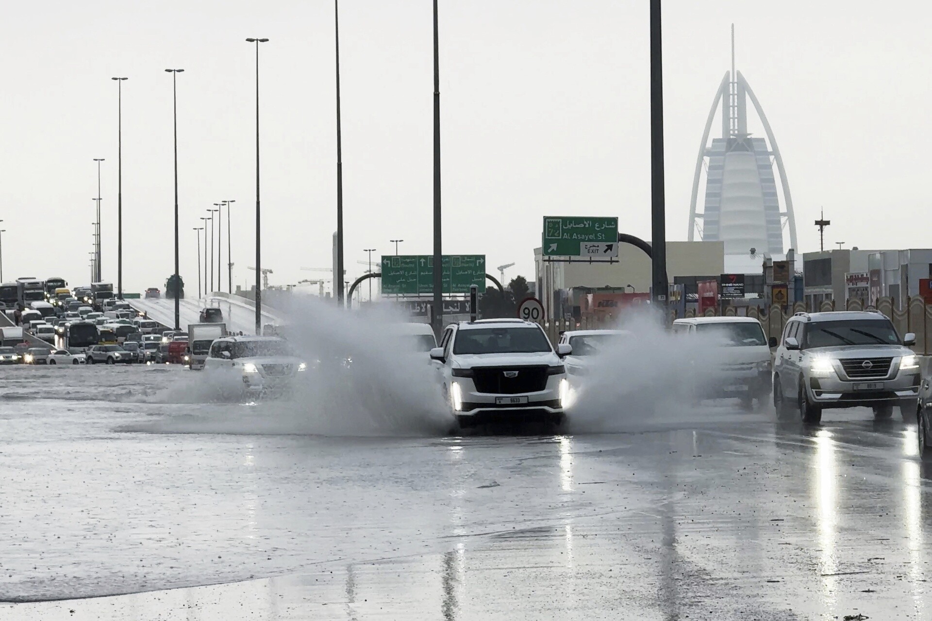 Πλημμύρες Ντουμπάι - Μαρτυρία Ελληνίδας: «Σήμερα είναι σαν μην συνέβη τίποτα»