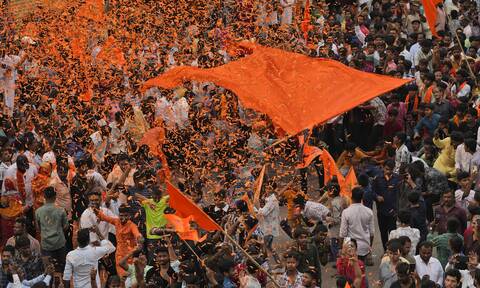 Ινδία: Φεστιβάλ για τα «γενέθλια» του Θεού Ράμα - Χρώματα και αρώματα στο Χαΐντεραμπάντ