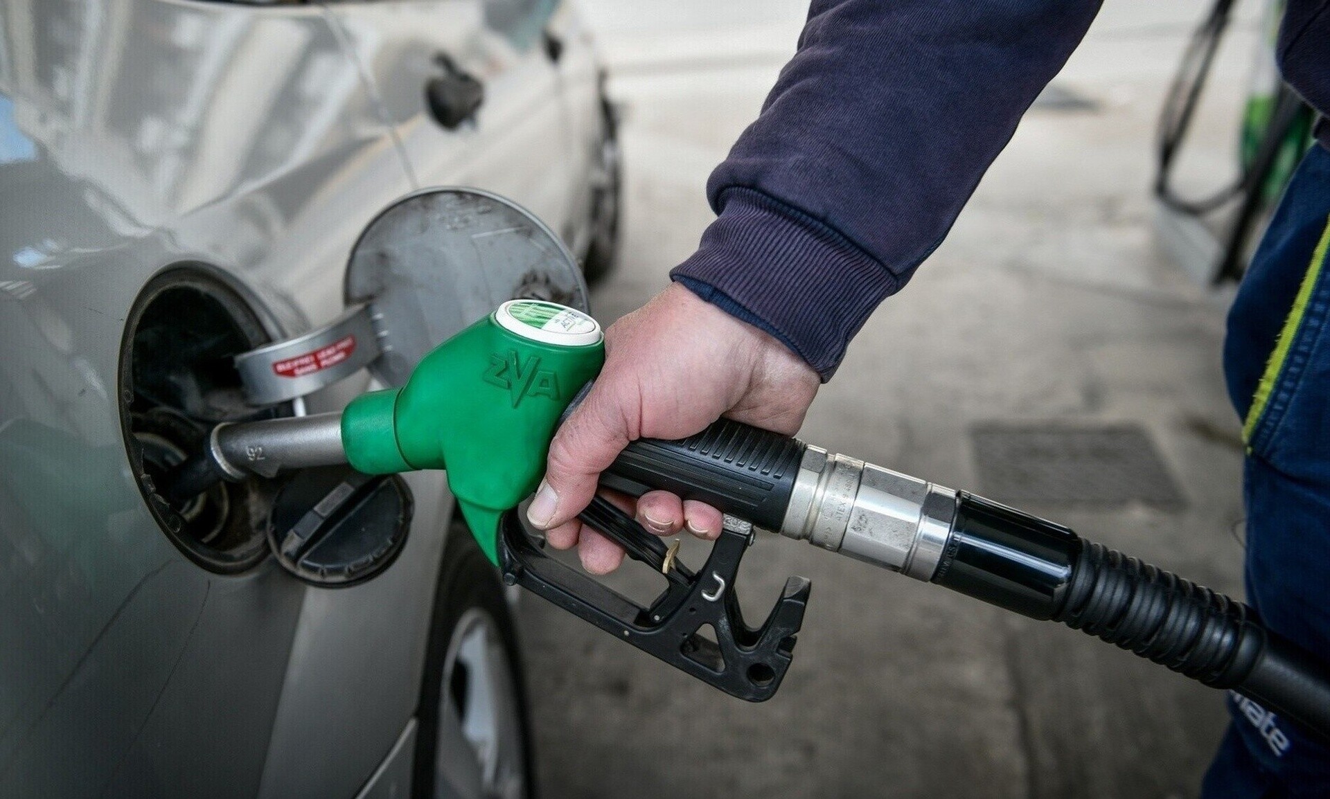 Βενζίνη: Πάνω από 2 ευρώ σε 14 νομούς της χώρας - Πού είναι πιο ακριβά τα καύσιμα