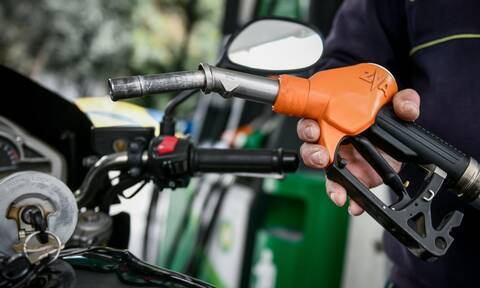 Καύσιμα: «Φωτιά» οι τιμές της βενζίνης ενόψει Πάσχα - Ο χάρτης των περιοχών με τιμές πάνω από 2 ευρώ