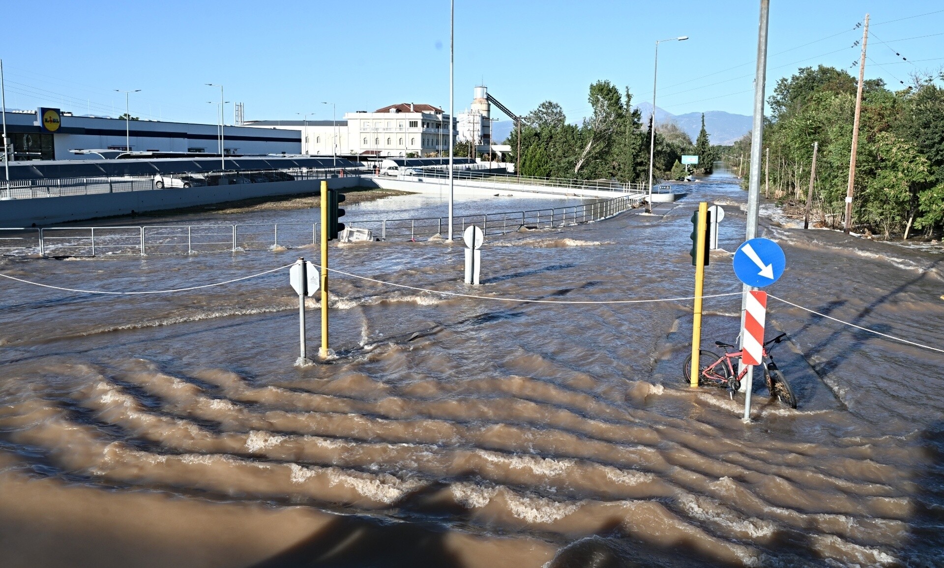 Καιρός: Προειδοποίηση για τη Θεσσαλία – «Σε 20 ώρες, θα πέσει νερό τριών μηνών»