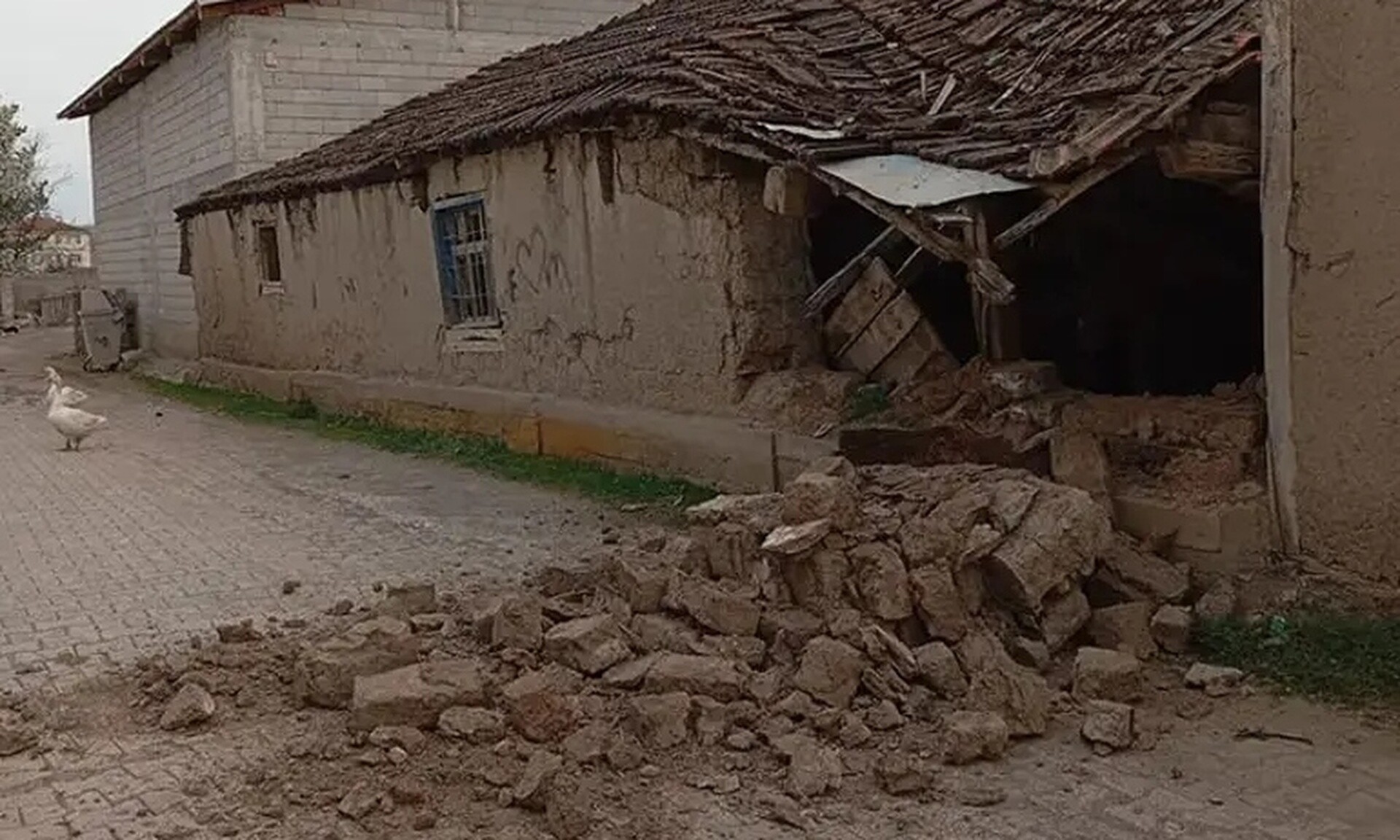 Τουρκία: Βίντεο από τις καταστροφές μετά τον ισχυρό σεισμό των 5,6 Ρίχτερ