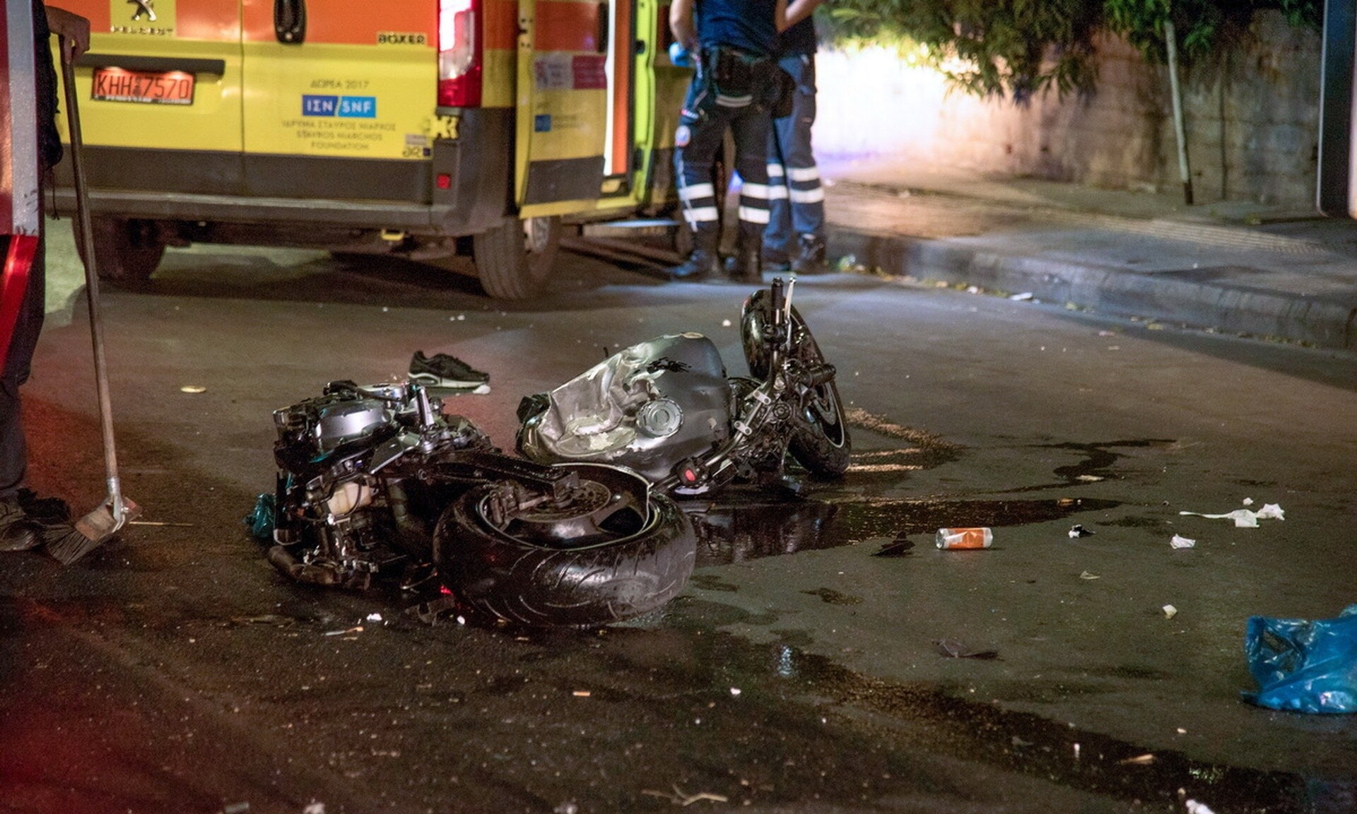 Τροχαίο στη Λεωφόρο Ποσειδώνος: Εκτροπή φορτηγού – Τραυματίστηκε διερχόμενος μοτοσικλετιστής