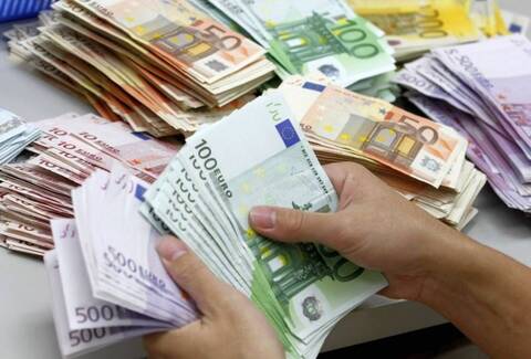 Υπουργείο Ανάπτυξης: Νέα πρόστιμα ύψους 1.800.000 ευρώ σε 11 επιχειρήσεις για πλασματικές εκπτώσεις