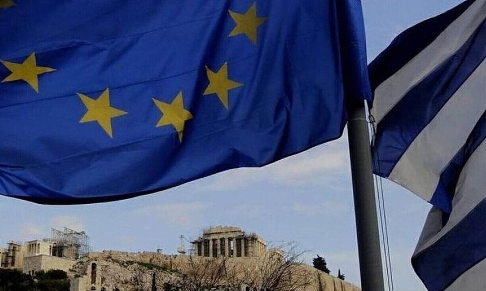 Ύμνοι από τους Times του Λονδίνου για την ελληνική οικονομία: Στάθηκε ξανά στα πόδια της