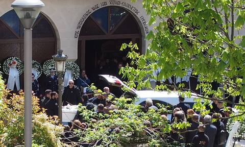 Γρεβενά: Θρήνος στην κηδεία του 31χρονου αστυνομικού που σκοτώθηκε στο Πασαλιμάνι