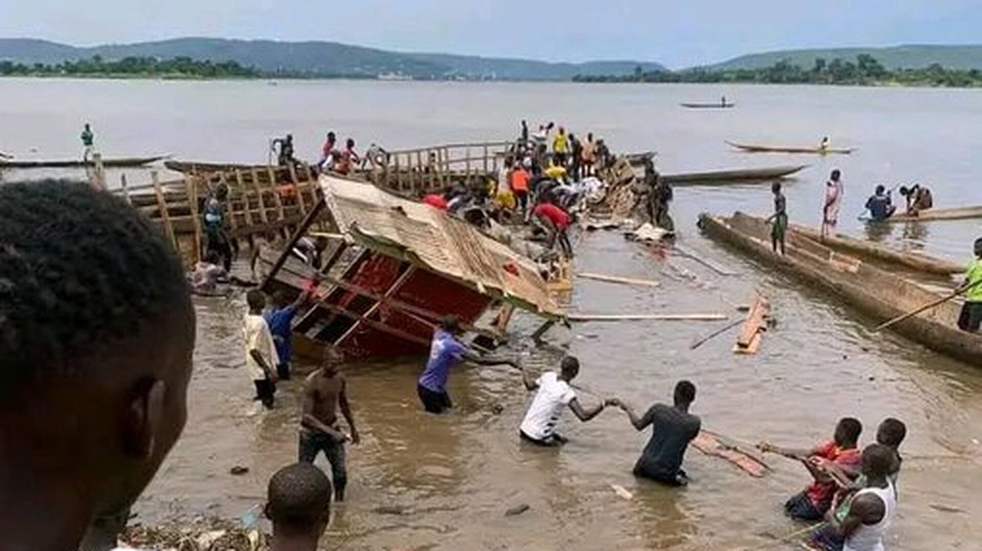 Κεντροαφρικανική Δημοκρατία: Ανετράπη σκάφος σε ποταμό - 58 άνθρωποι νεκροί που πήγαιναν σε κηδεία