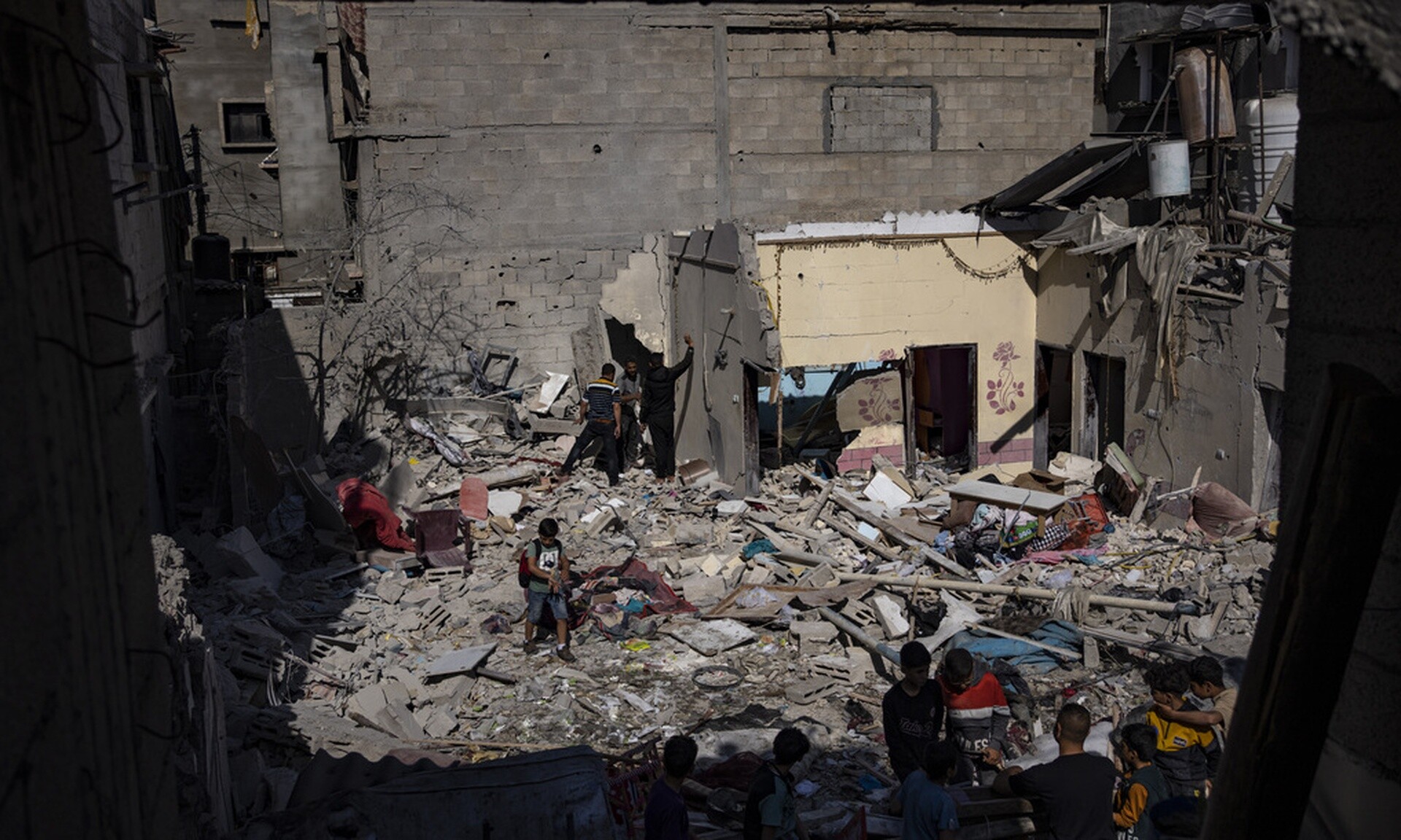 Γάζα: 18 νεκροί από τις ισραηλινές επιθέσεις στη Ράφα - Πλησιάζει η χερσαία επίθεση