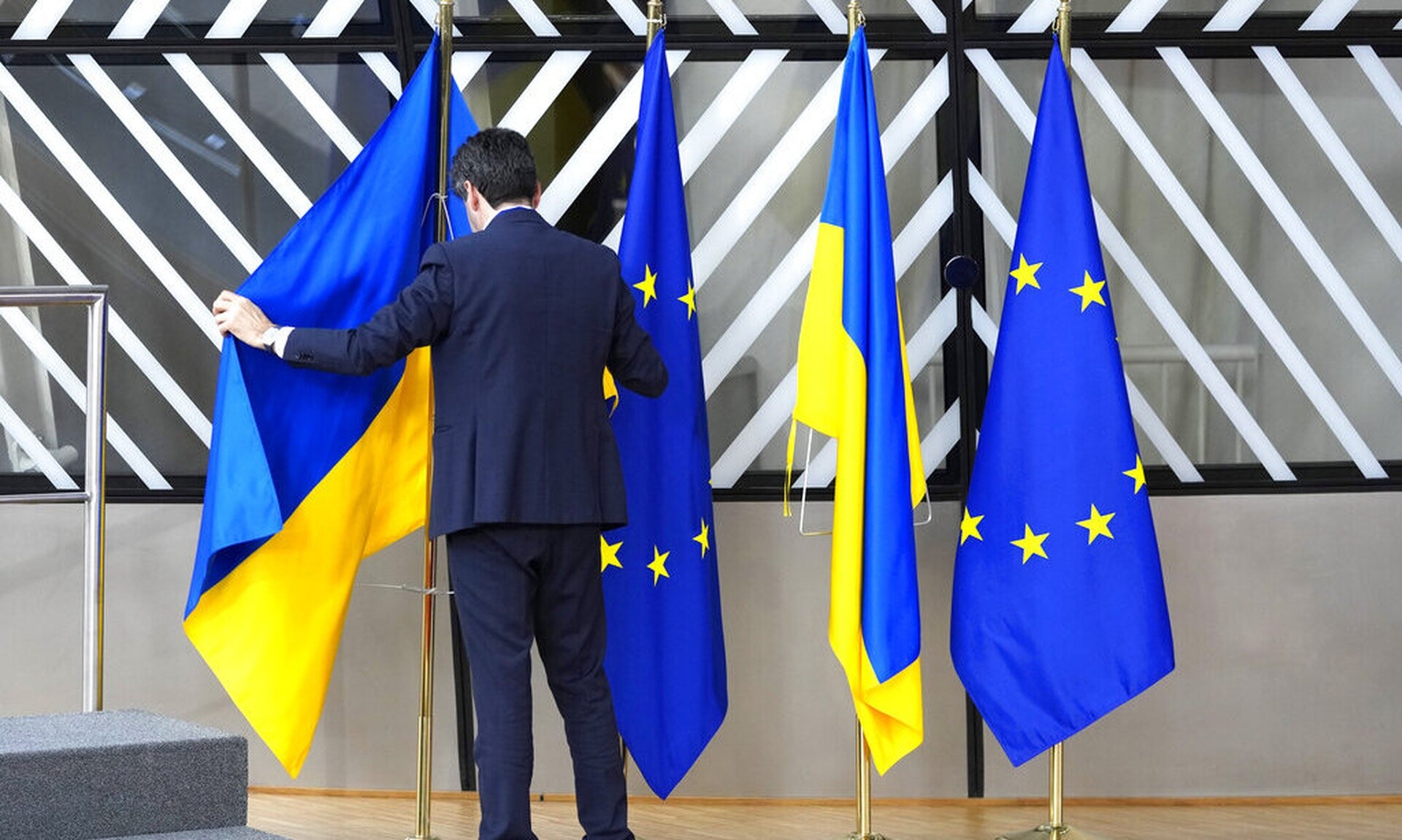 Οι υπουργοί Εξωτερικών της ΕΕ συζητούν για την Ουκρανία και τις κυρώσεις στο Ιράν