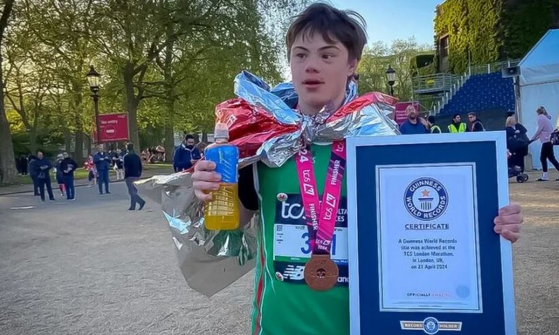 Bρετανία: Δεκαεννιάχρονος με σύνδρομο Down έσπασε το ρεκόρ του νεαρότερου μαραθωνοδρόμου