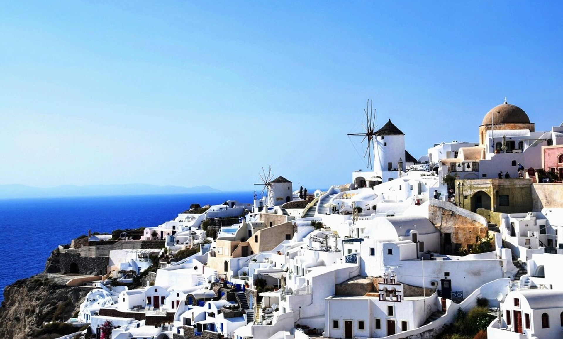 Σε απελπισία οι εποχικοί εργαζόμενοι - Η «σεζόν» στα ελληνικά νησιά και τα «καυτά» ενοίκια