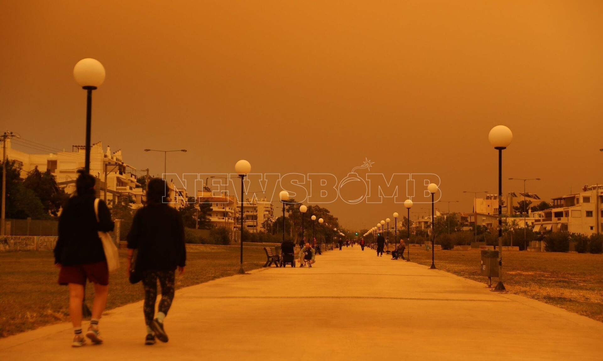 Καιρός: Απόκοσμες εικόνες – Η σκόνη από τη Σαχάρα «έπνιξε» τη χώρα – Πότε θα υποχωρήσει το φαινόμενο
