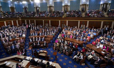 ΗΠΑ: Εγκρίθηκε από το Κογκρέσο η γιγάντια βοήθεια στην Ουκρανία