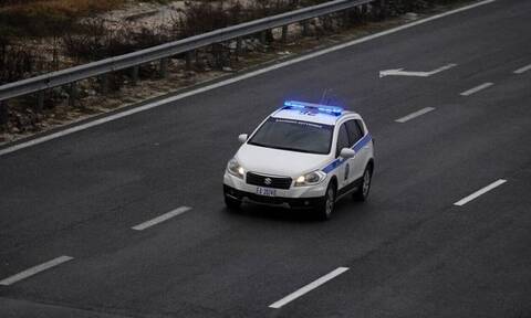 Θεσσαλονίκη: Έπεσε πάνω σε περιπολικό για να αποφύγει τον αστυνομικό έλεγχο