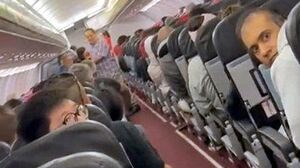 Πανικός σε πτήση από διακοπή ρεύματος - Οι επιβάτες ούρλιαζαν και πάλευαν να αναπνεύσουν
