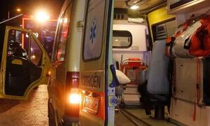 Ελευσίνα: Θανατηφόρο τροχαίο σε παραλιακό δρόμο με ένα νεκρό κι έναν σοβαρά τραυματία