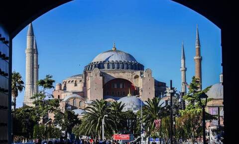 Τούρκος καθηγητής ξεπέρασε τα όρια για την Αγία Σοφία: «Είναι απαίσιο κτίριο»