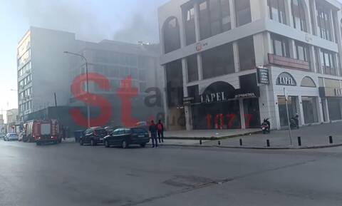 Φωτιά σε κέντρο στα λαδάδικα Θεσσαλονίκης: Ολοκληρώθηκε η κατάσβεση της πυρκαγιάς