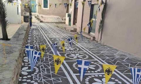 Κρήτη: Πήραν πινέλα και χρώματα και ομόρφυναν τον κεντρικό δρόμο του χωριού