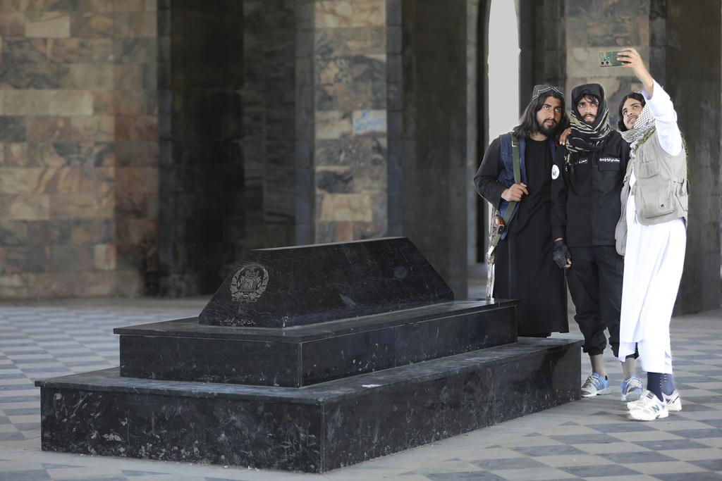 «Kαλως ήρθατε στο Αφγανιστάν»: Oι Ταλιμπάν ποντάρουν στον τουρισμό - Aπό τον τρόμο... στις σέλφι