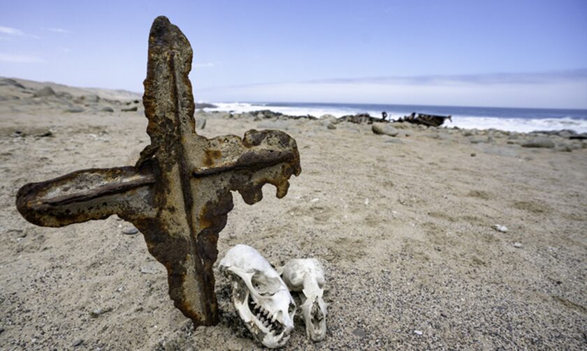Οι Πύλες της Κολάσεως: Η παραλία με τους σκελετούς και τα ναυάγια που δεν πατάει άνθρωπος