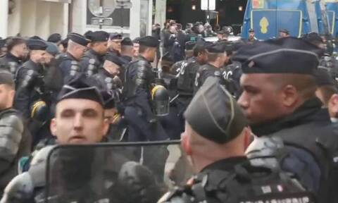 Η κρίση των ΗΠΑ μεταφέρεται στη Γαλλία: Αστυνομική επιχείρηση και επεισόδια στο Παρίσι με διαδηλωτές
