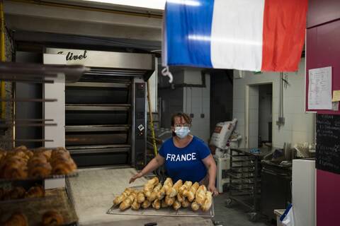 Ρεκόρ Γκίνες: Οι Γάλλοι βάζουν τα δυνατά τους για να ψήσουν τη μεγαλύτερη μπαγκέτα στον κόσμο