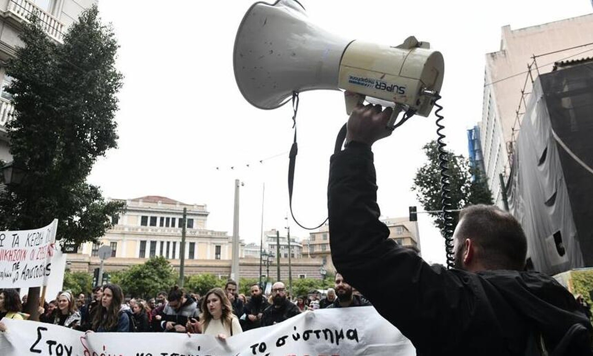 ΑΔΕΔΥ: Πανελλαδική απεργία στις 21 Μαΐου - Τι ζητούν οι δημόσιοι υπάλληλοι
