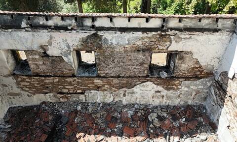 Χαλκιδική: Καταστράφηκε ιστορικός ναός από πυρκαγιά