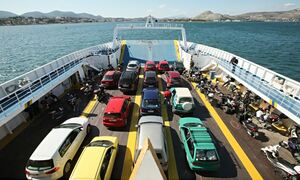 «Μπλόκο» σε συγκεκριμένα οχήματα από τα πλοία – Η νέα εγκύκλιος του υπουργείου Ναυτιλίας