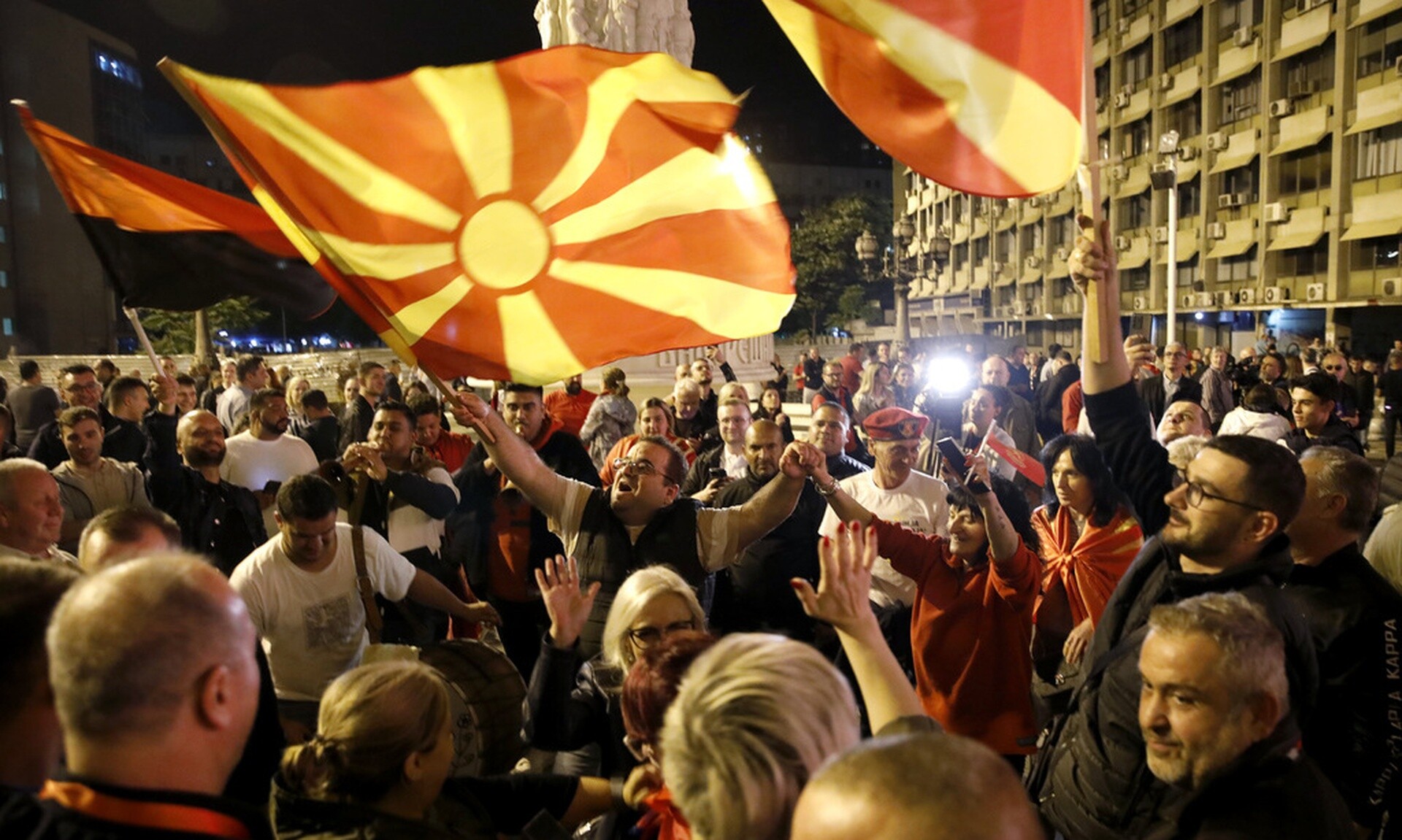 Σκόπια: «Θρίαμβος» του VMRO-DPMNE στις βουλευτικές και προεδρικές εκλογές
