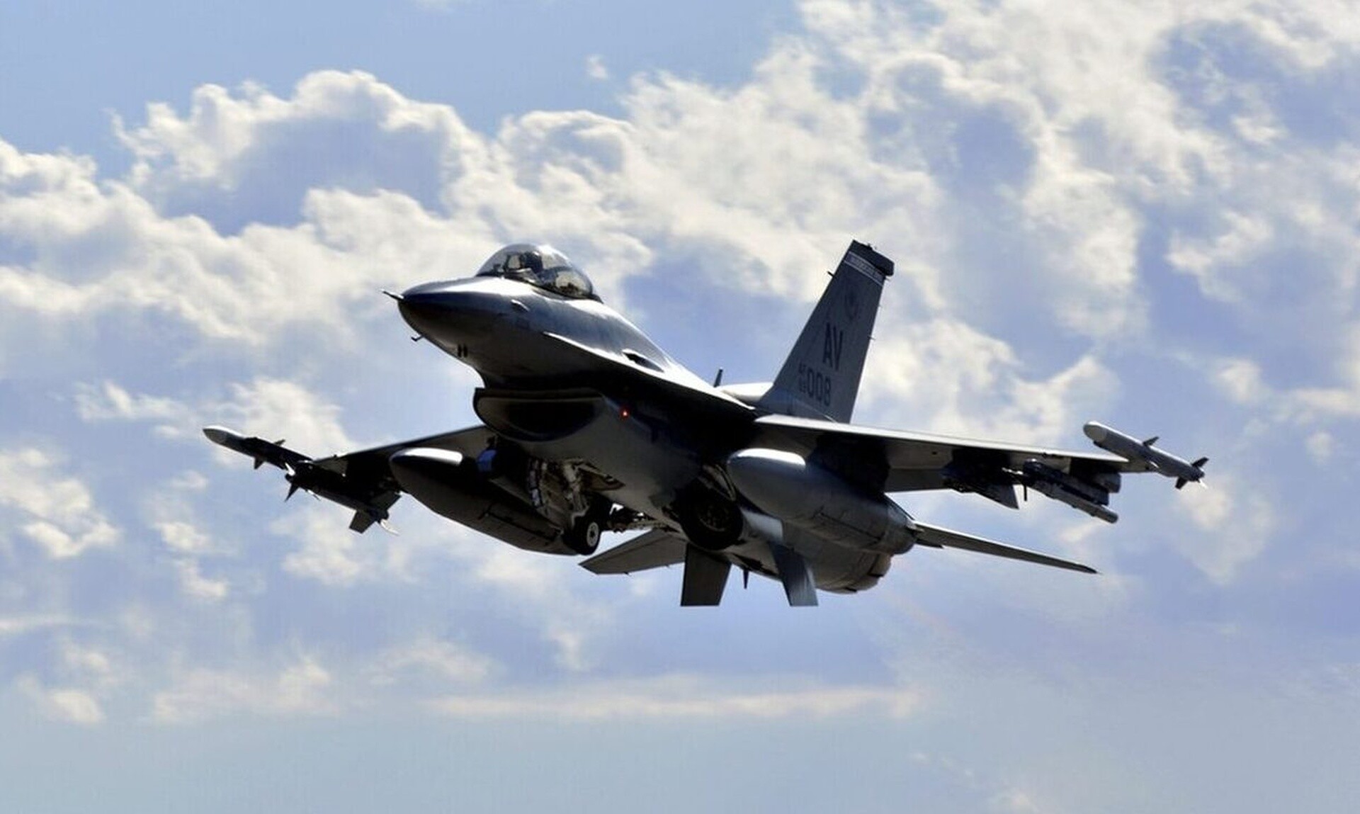 Κίεβο: Τα πρώτα F-16 «προσγειώνονται» το καλοκαίρι στην Ουκρανία