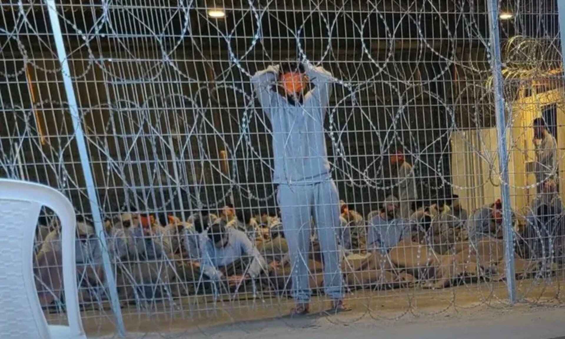 Απίστευτα βασανιστήρια Παλαιστίνιων αιχμαλώτων στην έρημο του Νεγκέβ