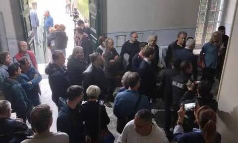 Βόλος: Χαμός στα δικαστήρια σε δίκη με συνήγορο τη Ζωή Κωνσταντοπούλου– Φυγαδεύτηκε η πρόεδρος