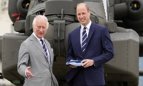 Βασιλιάς Κάρολος: Παρέδωσε στον Γουίλιαμ τον τίτλο του αντισυνταγματάρχη της Αεροπορίας Στρατού