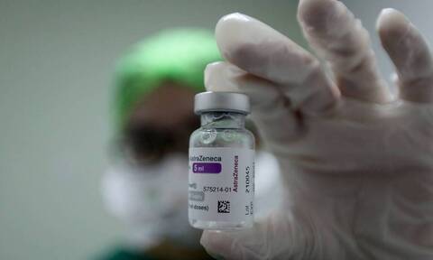 Τι λένε οι Έλληνες λοιμωξιολόγοι για την απόσυρση του εμβολίου της AstraZeneca για τον κορονοϊό