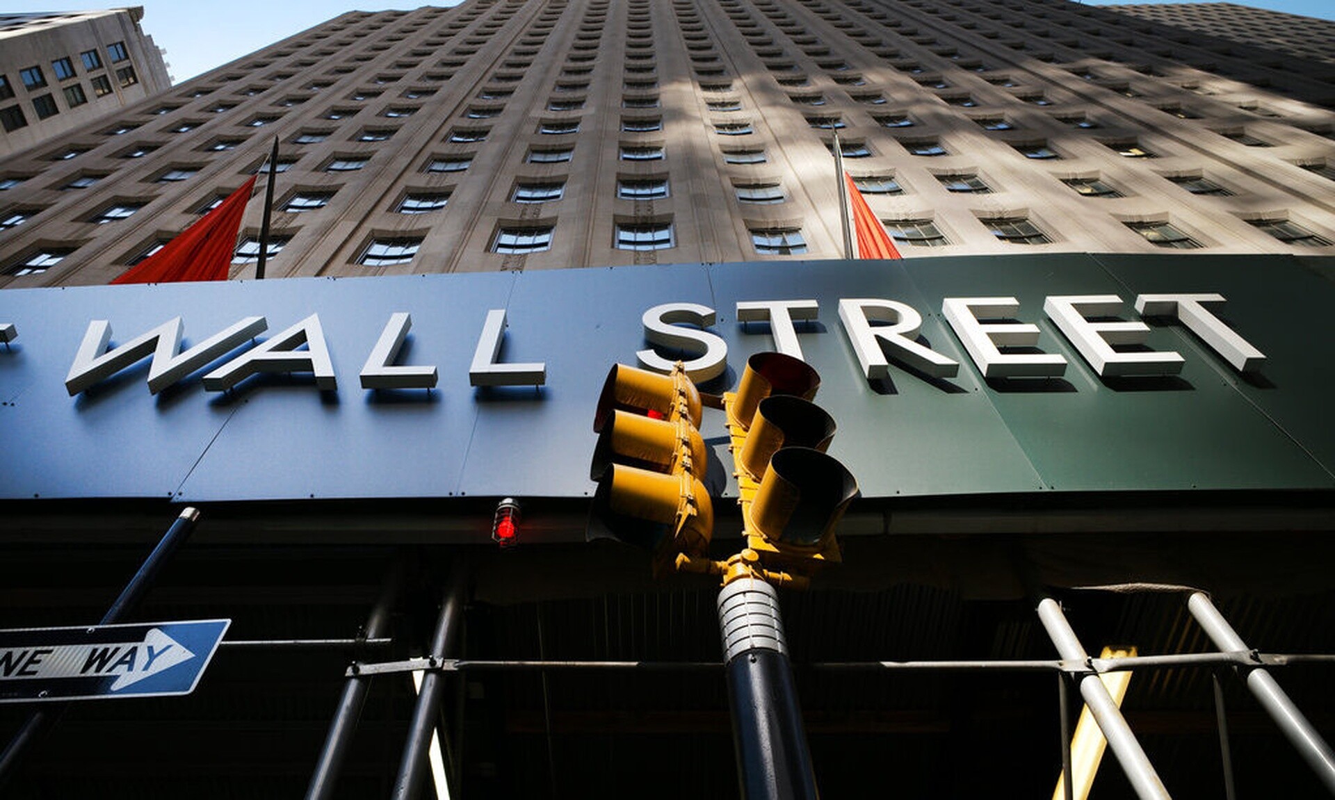 Wall Street: Ιστορικό ρεκόρ σημείωσε ο Nasdaq