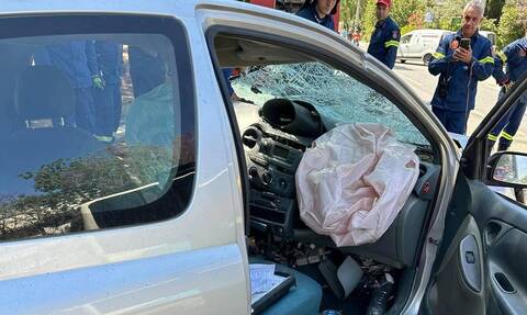 Τροχαίο δυστύχημα στο Καβούρι - Νεκρός ένας 37χρονος οδηγός (pics)