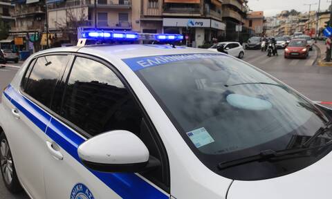 Ρεπορτάζ Newsbomb.gr - Κηφισιά: Χτύπησαν ανήλικο και του έκλεψαν αλυσίδα με σταυρό