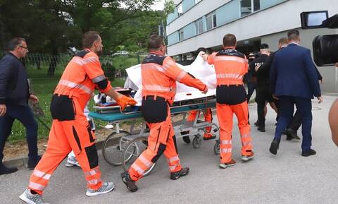 Σλοβακία - Απόπειρα δολοφονίας Φίτσο: Πρώτες εικόνες από τη μεταφορά του στο νοσοκομείο